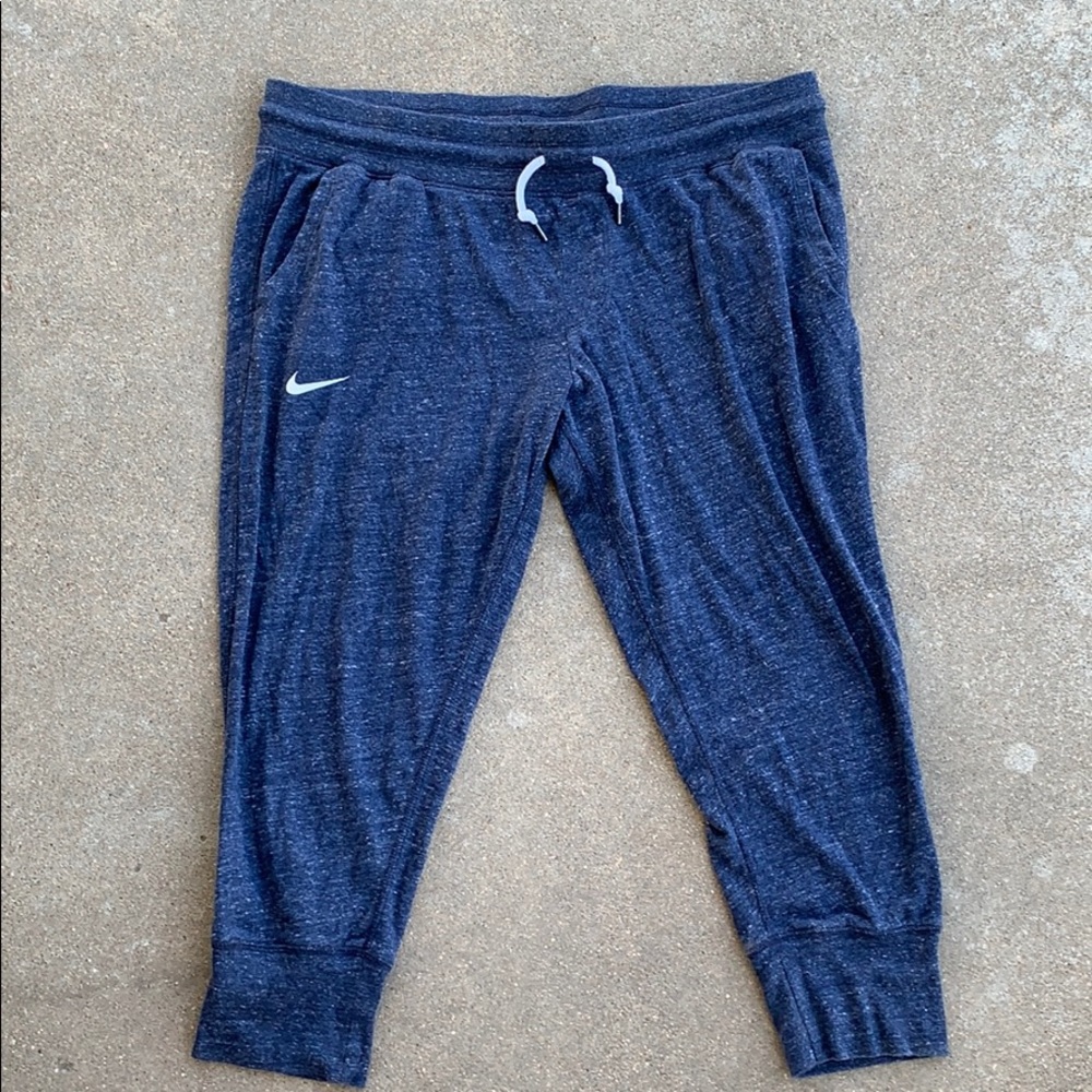 Cropped Nike Joggers